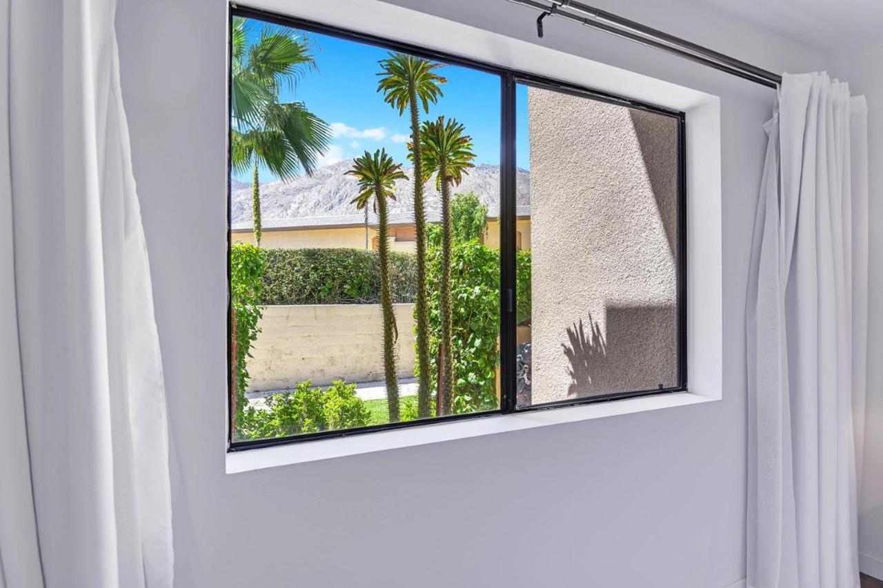 Modern Plaza Villas Oasis 棕榈泉 外观 照片