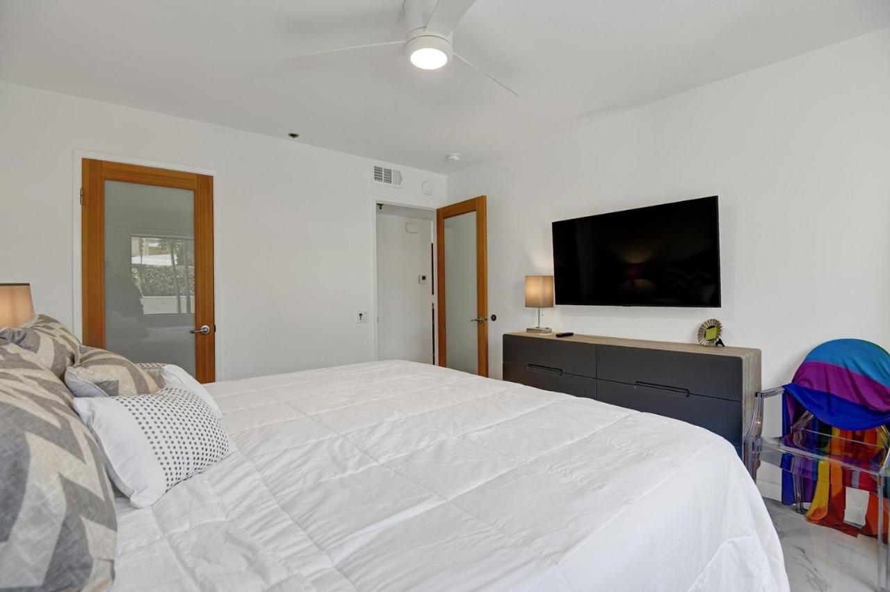 Modern Plaza Villas Oasis 棕榈泉 外观 照片