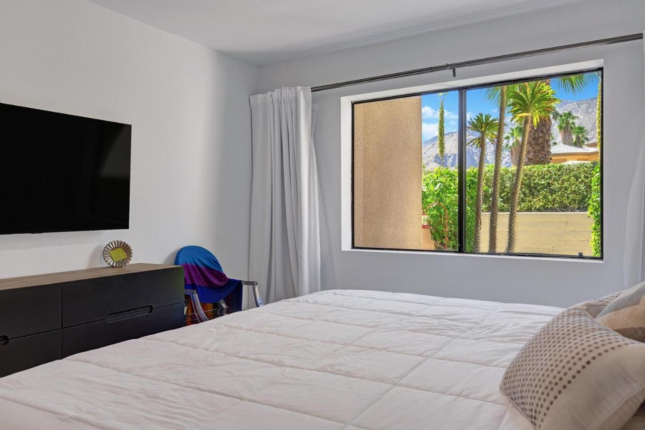 Modern Plaza Villas Oasis 棕榈泉 外观 照片