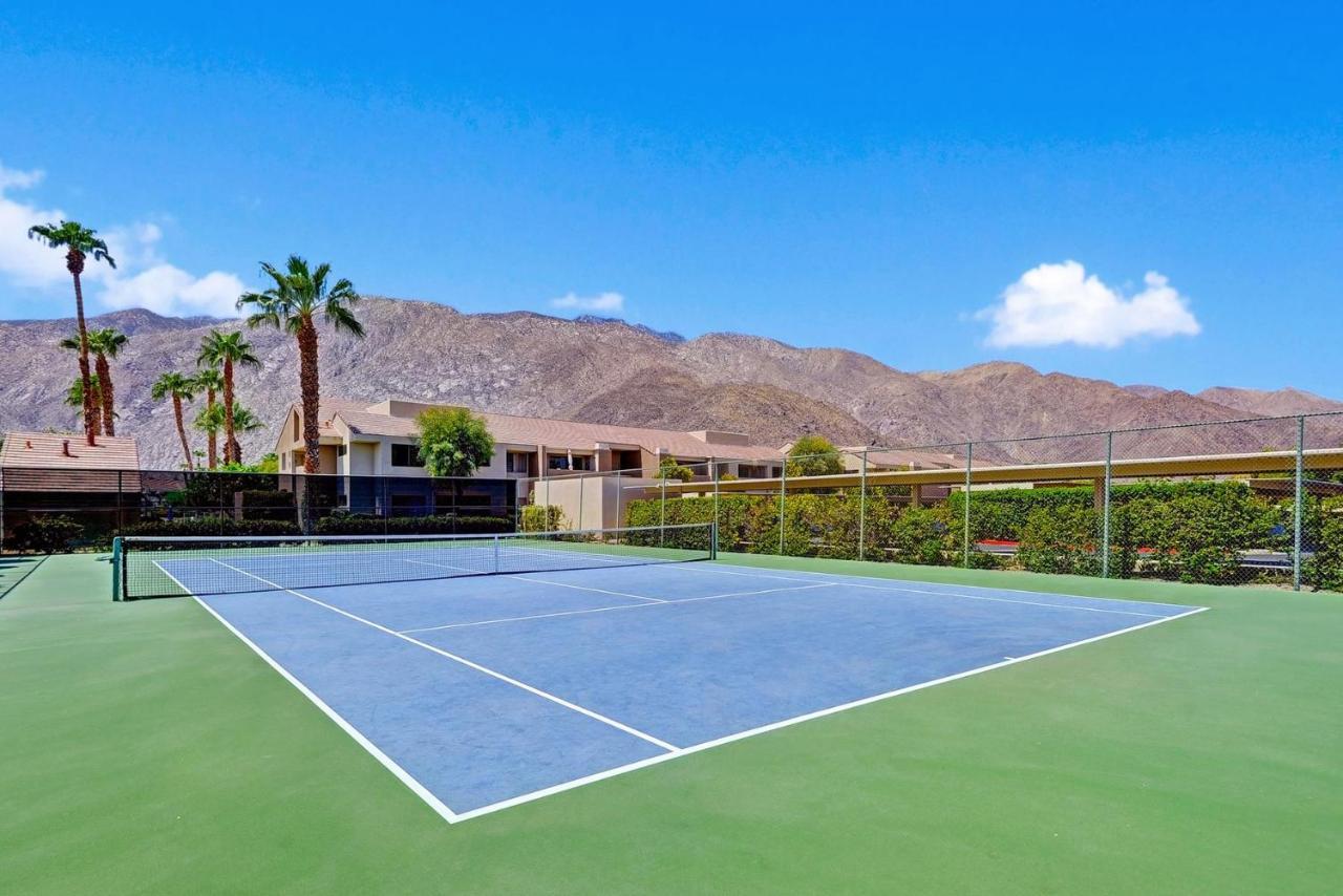 Modern Plaza Villas Oasis 棕榈泉 外观 照片