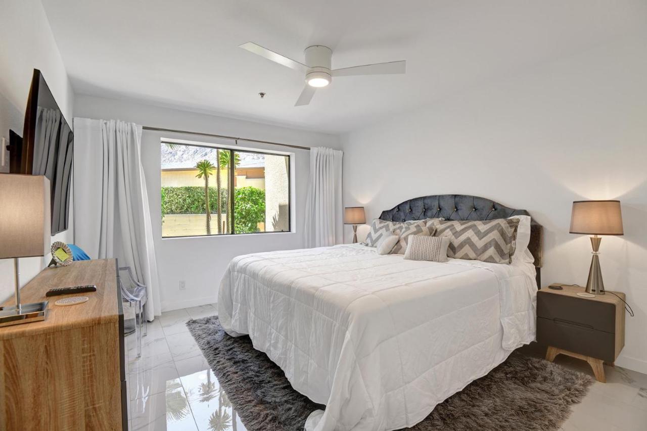 Modern Plaza Villas Oasis 棕榈泉 外观 照片